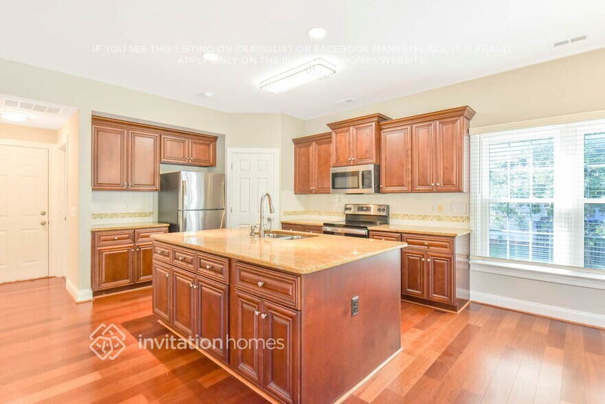 Building Photo - 1217 Boyden Pl NW