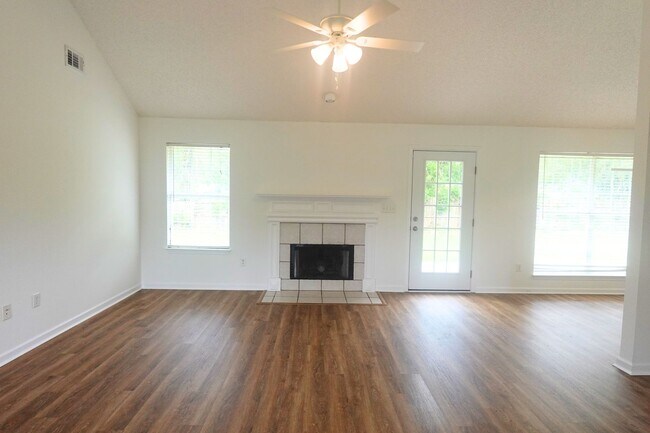 Building Photo - Available Soon!