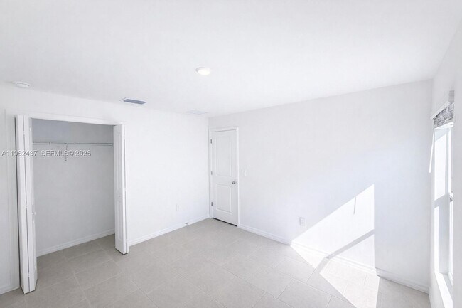 Building Photo - 17240 Cantu Ct