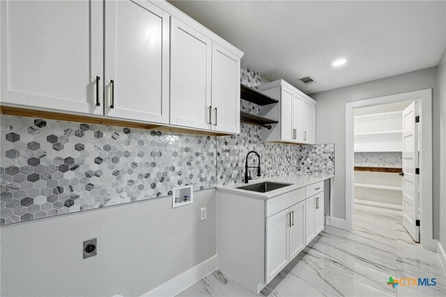 Building Photo - 401 Co Rd 368