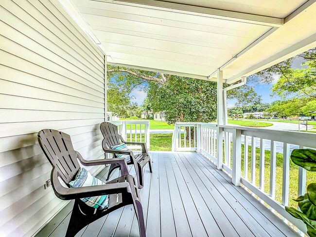 Building Photo - Gorgeous fully remodeled 2-Bedroom, 2 Bath...