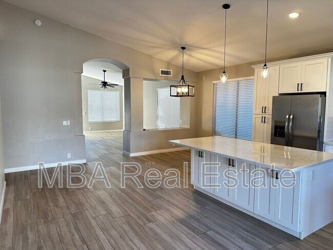 Building Photo - 1722 S Gilmore Cir