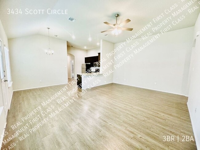 Building Photo - 3434 Scott Cir