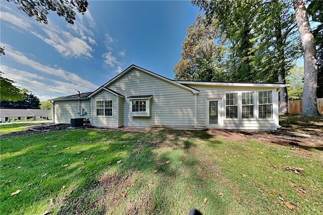 Building Photo - 4019 River Rock Way