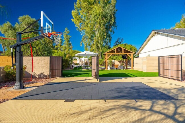 Building Photo - 12202 N 60th St