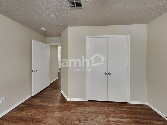 Building Photo - 16508 Jasmine Springs Dr