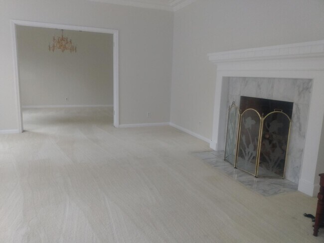 Building Photo - 138 Virginia Ct
