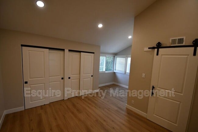 Building Photo - 3621 Miramar Way