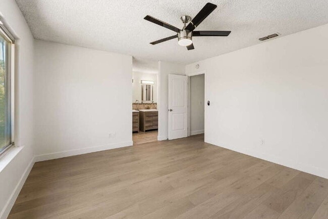 Building Photo - 5041 Palm Ave