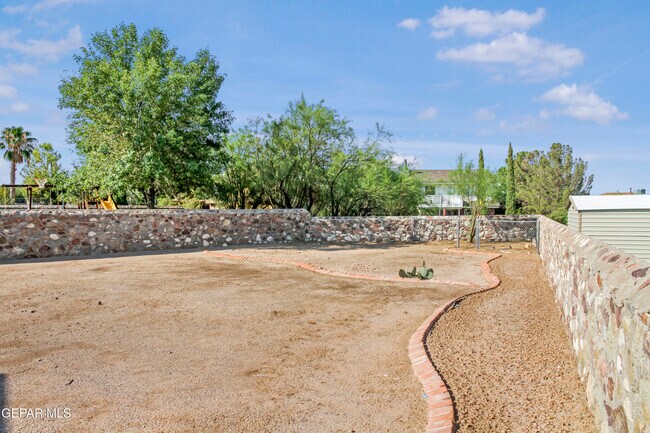 Building Photo - 929 Totonaca Ln