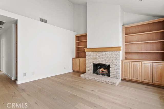 Building Photo - 426 Goldenrod Ave