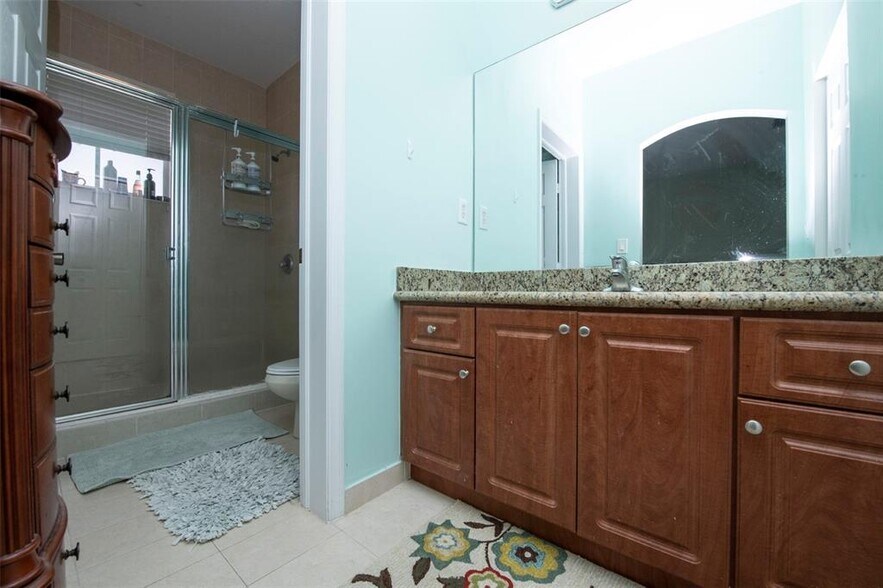 Building Photo - 814 SW 143rd Ter