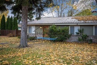 Building Photo - Beautiful 2 bedroom 1 bath Duplex in Hayden!