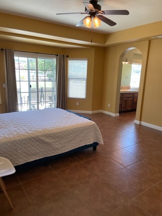 Building Photo - Wine Country awaits