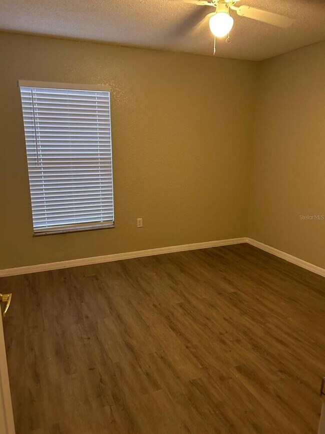 Building Photo - 669 Sierra Cir