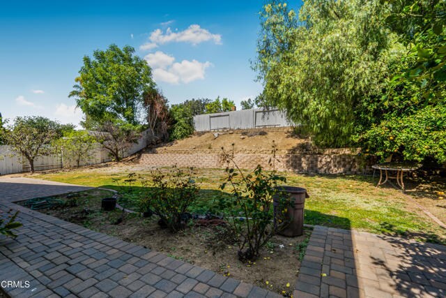 Building Photo - 327 Bethany St