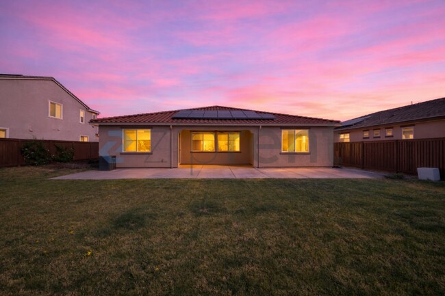 Building Photo - 1465 Blossom Way