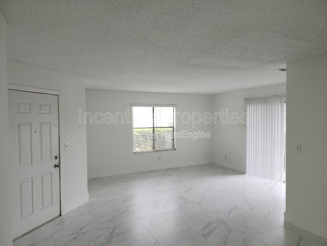 Building Photo - 2260 Cascades Blvd