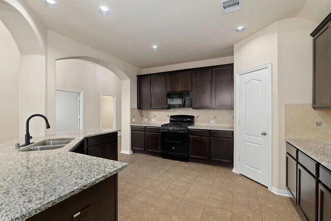 Building Photo - 16007 David Hill Ln