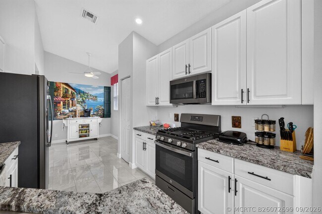 Building Photo - 309 NW Toscane Tr