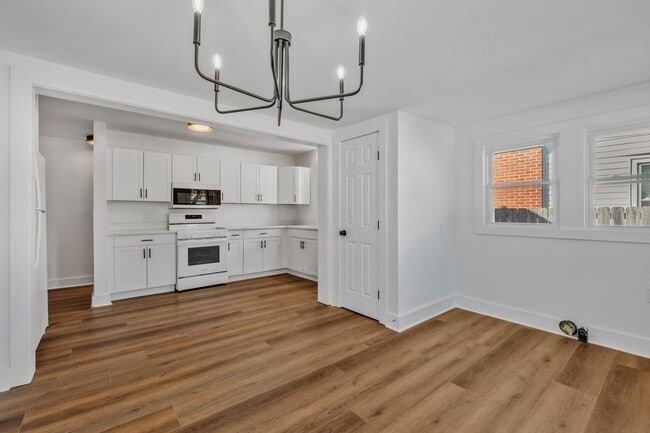 Building Photo - 223 Cumberland Dr