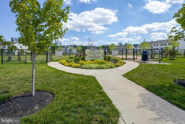 Building Photo - 7469 Tanyard Knoll Ln