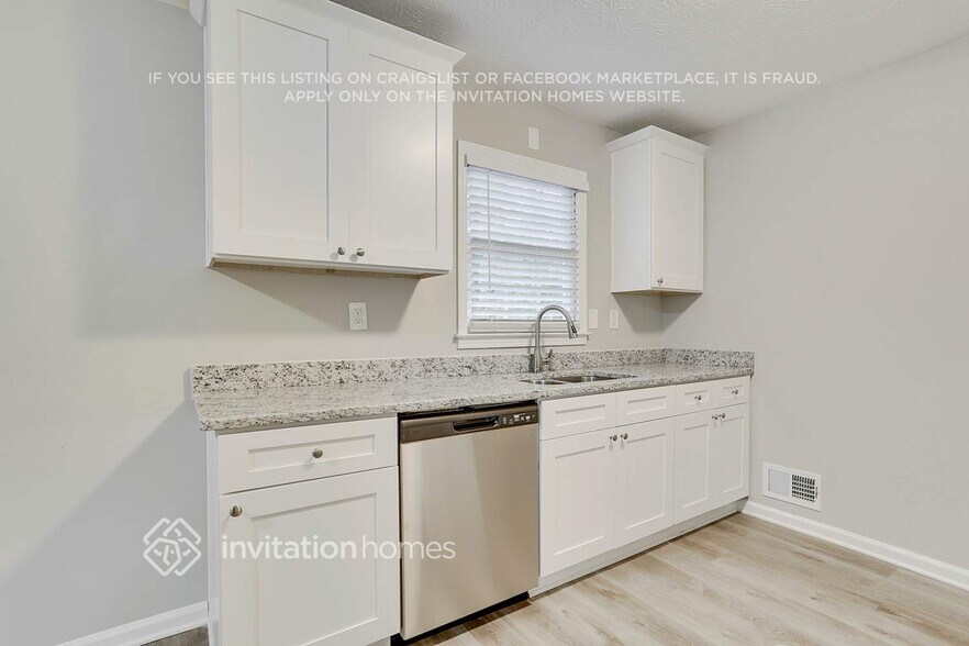 Building Photo - 370 Madeline Cir NW