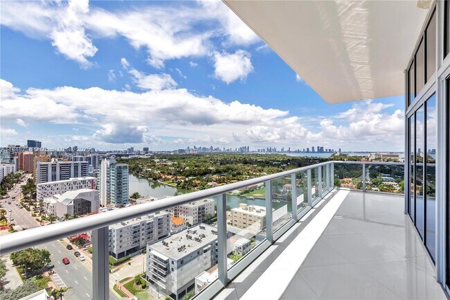 Building Photo - 3737 Collins Ave