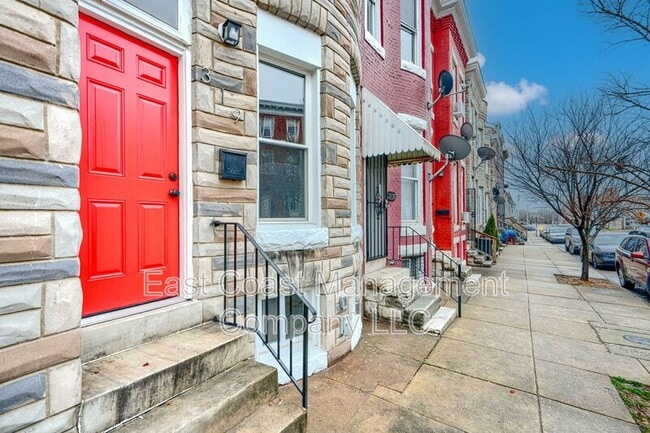 Building Photo - 319 S Mount St