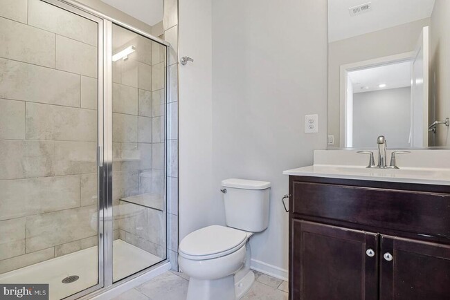 Building Photo - 1003 Sycamore Dr SE