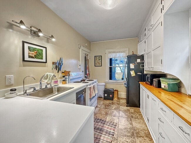 Building Photo - 2011 Ashland Ave