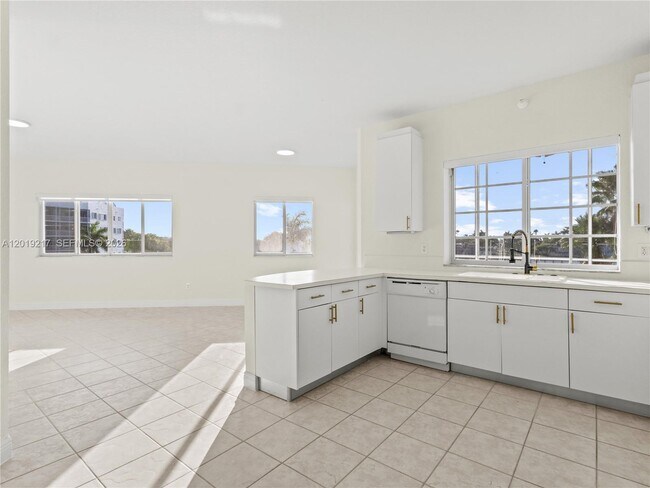 Building Photo - 10720 NW 66th St