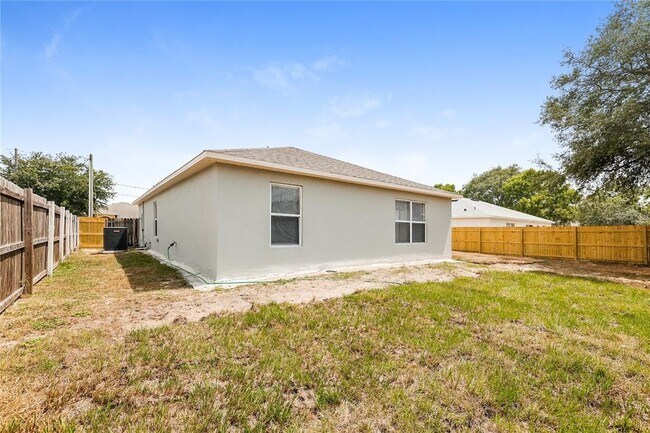 Building Photo - 480 Danube Dr