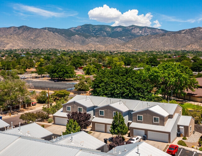 Building Photo - Zia Townhomes