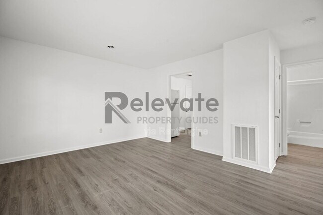 Building Photo - 402 Dupuy Ave