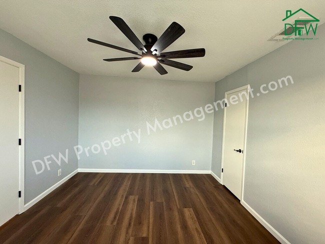 Building Photo - Beautifully Renovated 4-Bedroom Home with Large Backyard in Watauga!