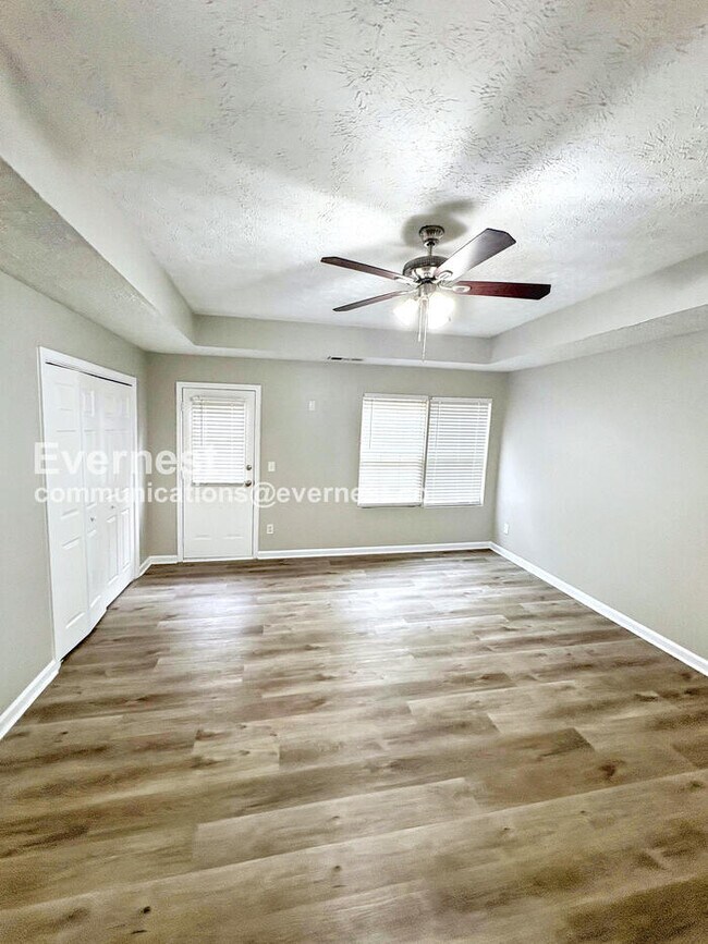 Building Photo - 55 Bramble Bush Trail