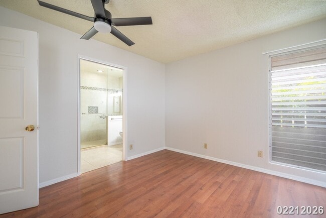 Building Photo - Available Now! 3 BD / 2 BA Carport parking Home in Mililani!