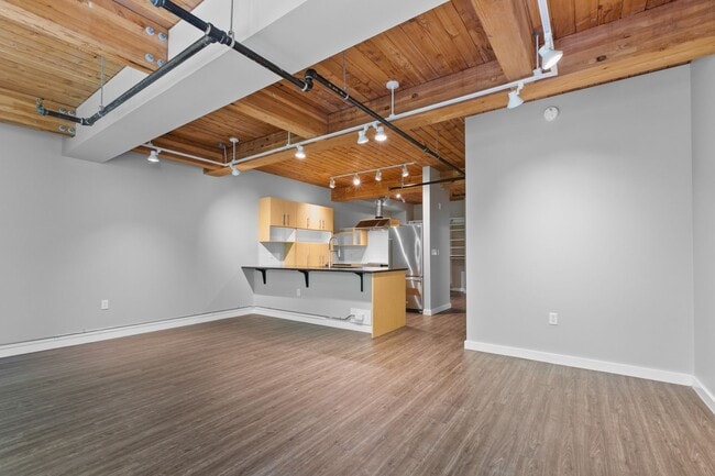 Building Photo - Modern Air Conditioned South Lake Union Loft