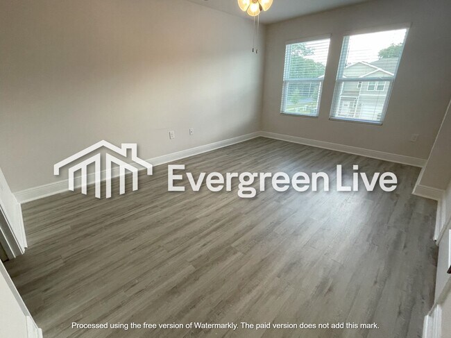 Building Photo - 9867 Fowler Ave