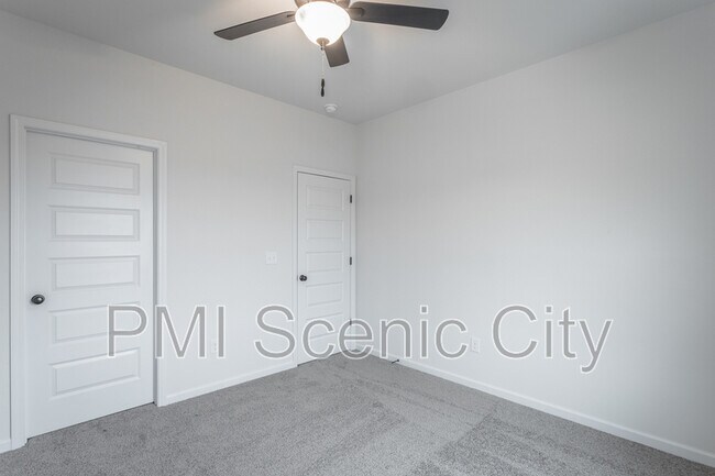 Building Photo - 9437 Cavalier Wy