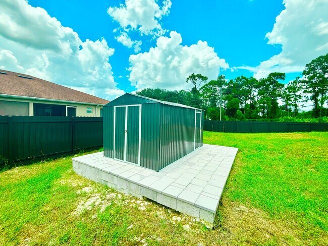 Building Photo - 4400/4402 Golfview Blvd