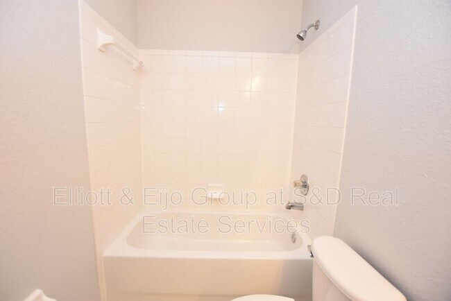 Building Photo - 1615 Laurel Meadows Dr