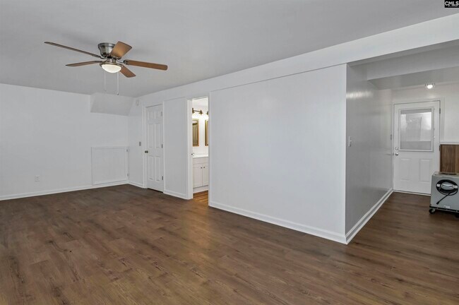 Building Photo - 100 Woodspur Rd