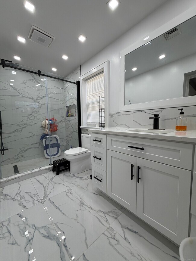 Building Photo - 2964 State St