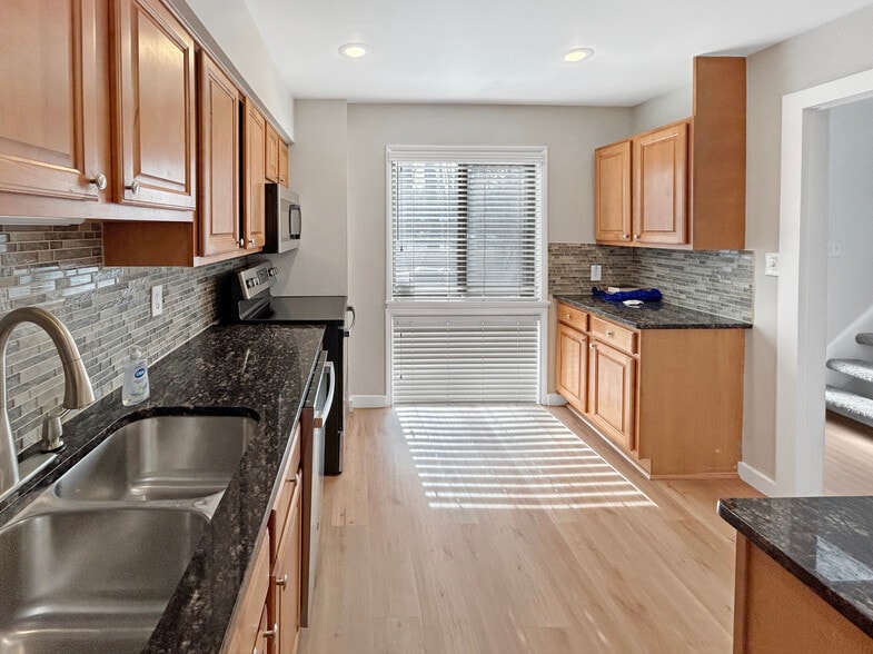 Building Photo - 2284 Emerald Heights Ct