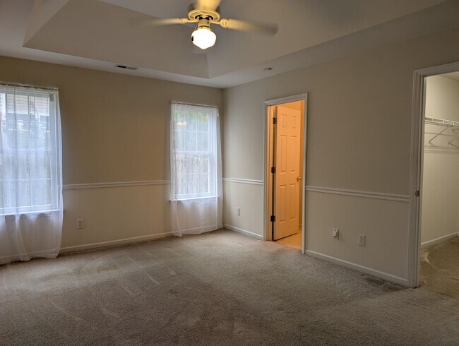 Building Photo - Beautiful ranch Style home located in the ...