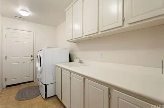 Building Photo - 36395 Pistachio Dr