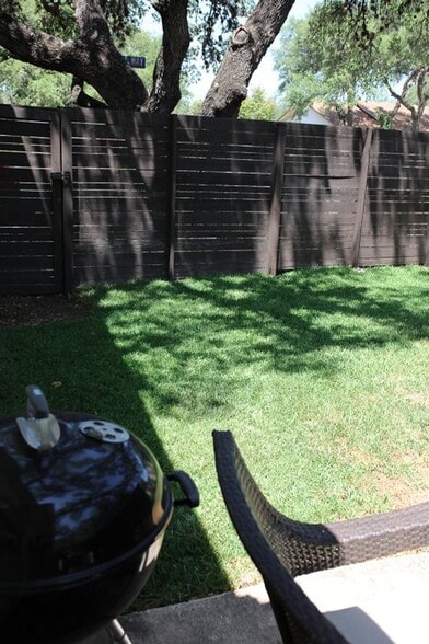 Building Photo - 14042 Oakhill Way