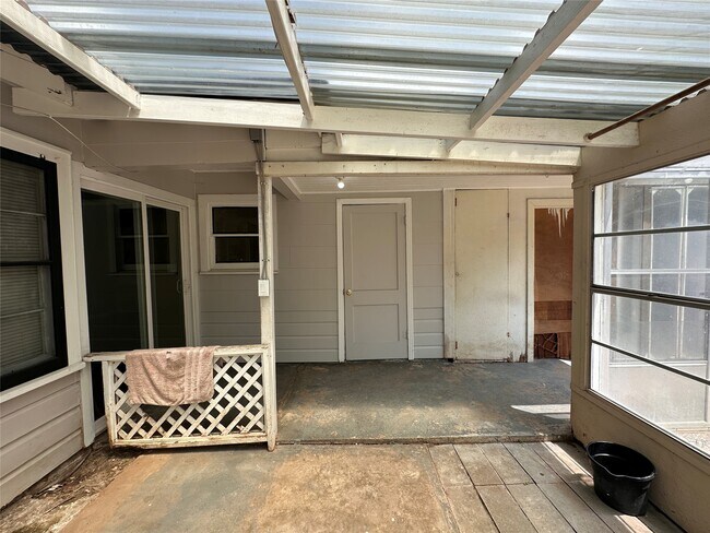 Building Photo - 1121 Millie St
